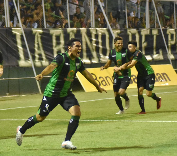 San Martín ante Mitre con una obligación San Martín ante Mitre con una obligación