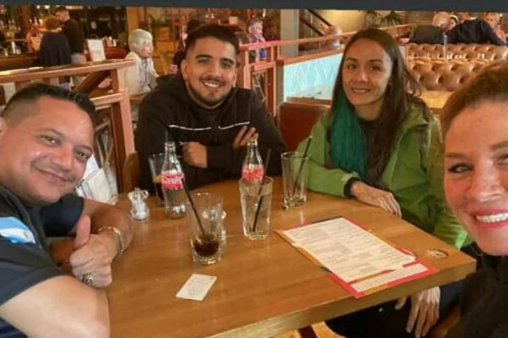 Román llegó a Leeds y se movió un poco