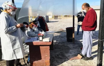 Los últimos 5 casos, detectados en los 2 grupos más testeados de la provincia