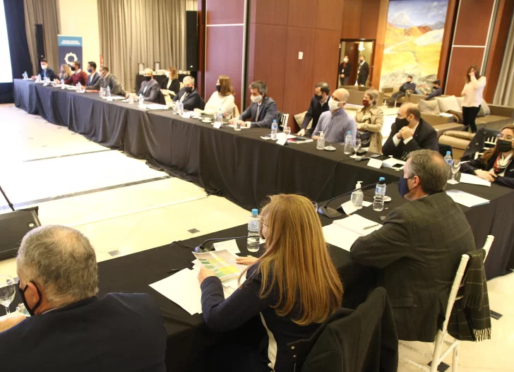 Más orden y capacitación financiera, el eje de las propuestas de bancos al Gobierno