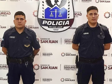 Policías salvaron a una bebé Policías salvaron a una bebé