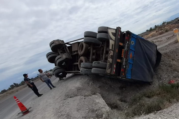 Un acoplado, al piso