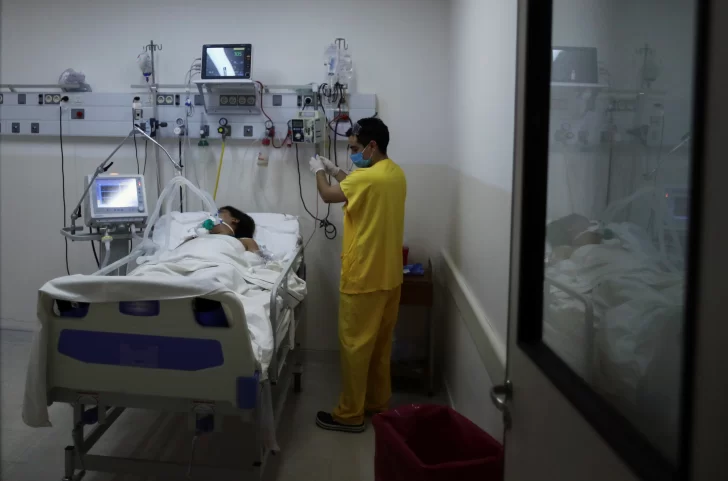 Baja a menos de 60 años el promedio de edad de los internados en las UTI Baja a menos de 60 años el promedio de edad de los internados en las UTI