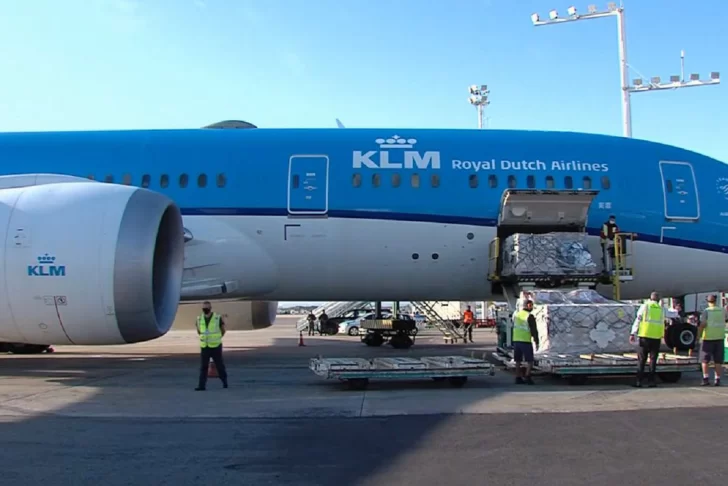 Argentina contará desde hoy con un lote de 1 millón de vacunas de Astrazeneca Argentina contará desde hoy con un lote de 1 millón de vacunas de Astrazeneca