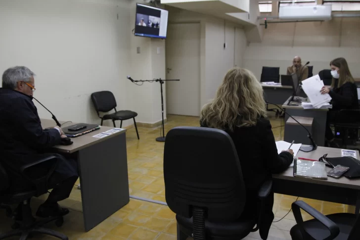 Juzgan a un jubilado por haber violado a su hija y a su hijastra