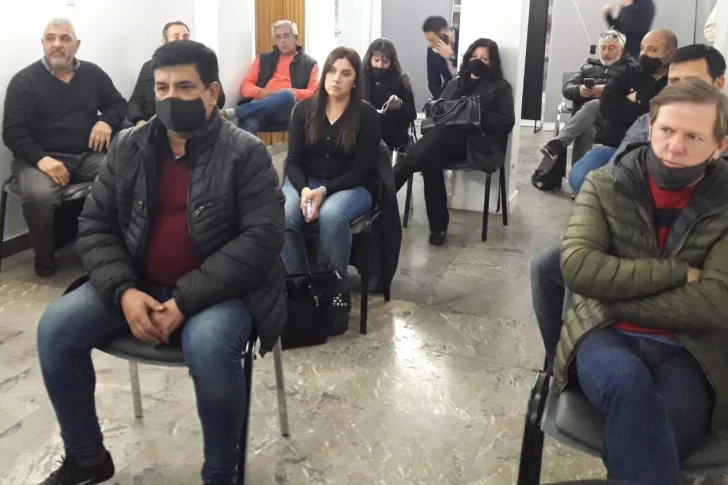 Sector del comercio se opone al acuerdo del aguinaldo y Trabajo habla de multas