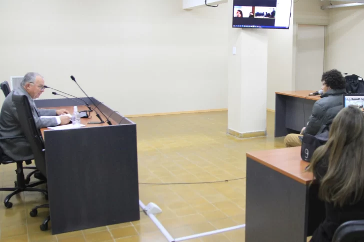 Acusan a un riojano de 30 años de salir con una chica de 17, llevarla a su casa y violarla