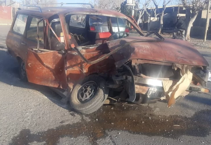 Fuerte choque con dos heridos Fuerte choque con dos heridos