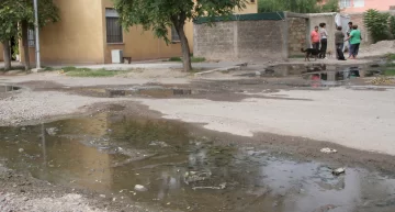 Rawson hace números para ayudar a los vecinos a conectarse a las cloacas