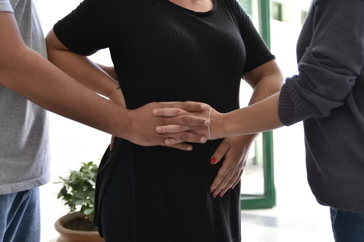 La joven que tendrá un hijo en el vientre de su hermana: “Abrimos una hermosa puerta”