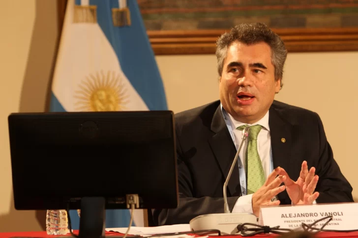 Reducen 12% las tasas de los créditos para jubilados y AUH