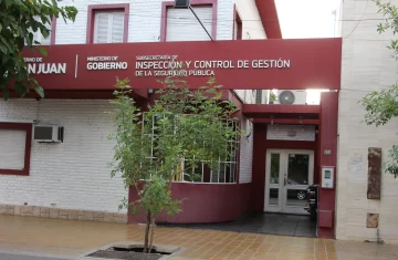 Cae policía por presuntas agresiones a su ex y amenazas a la madre de ella, él lo negó