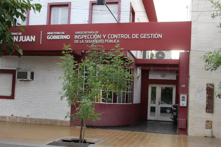 Un policía ebrio, exonerado; dos que volcaron y otro que atropelló y mató, suspendidos