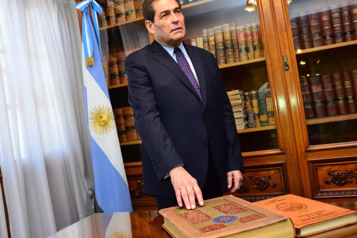 Guillermo De Sanctis, internado