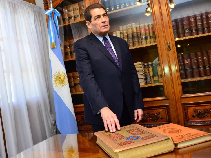 Guillermo De Sanctis, internado