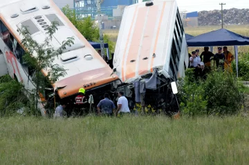 Al menos 12 muertos por un choque entre dos colectivos Al menos 12 muertos por un choque entre dos colectivos