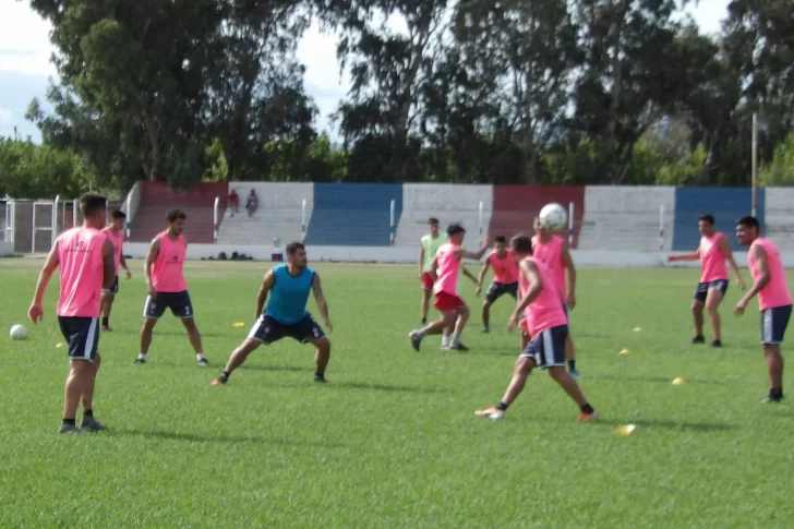 Sportivo Peñarol suma gente y se presenta