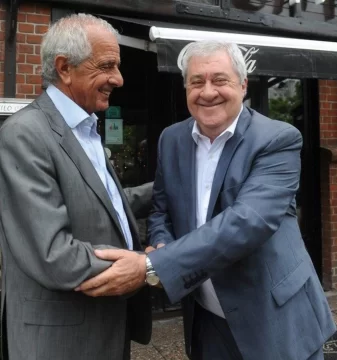 Los gigantes se oponen Los gigantes se oponen