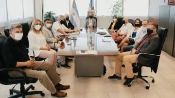 La provincia y los docentes definirán en paritaria cómo agregar una hora a clases La provincia y los docentes definirán en paritaria cómo agregar una hora a clases