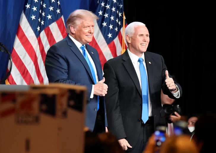 Trump y Pence son nominados formalmente como candidatos Trump y Pence son nominados formalmente como candidatos