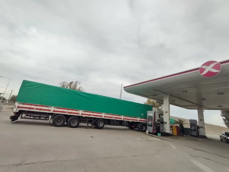 Dicen que ya llega un 30% menos de gasoil y reina la preocupación