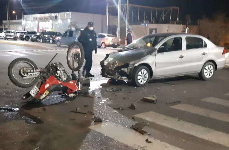 Está muy grave tras un choque