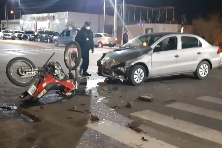 Está muy grave tras un choque