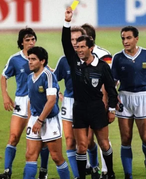 Codesal se “acordó” de Maradona