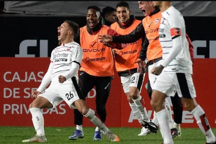 Newell”s mira a todos de arriba