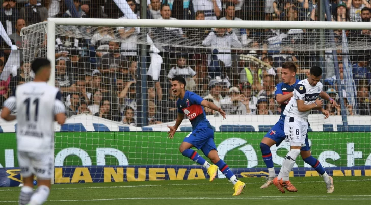 Un cachetazo a Gimnasia Un cachetazo a Gimnasia