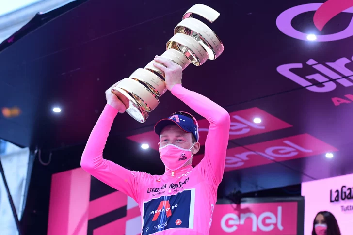 Hart se quedó con la “maglia” rosa