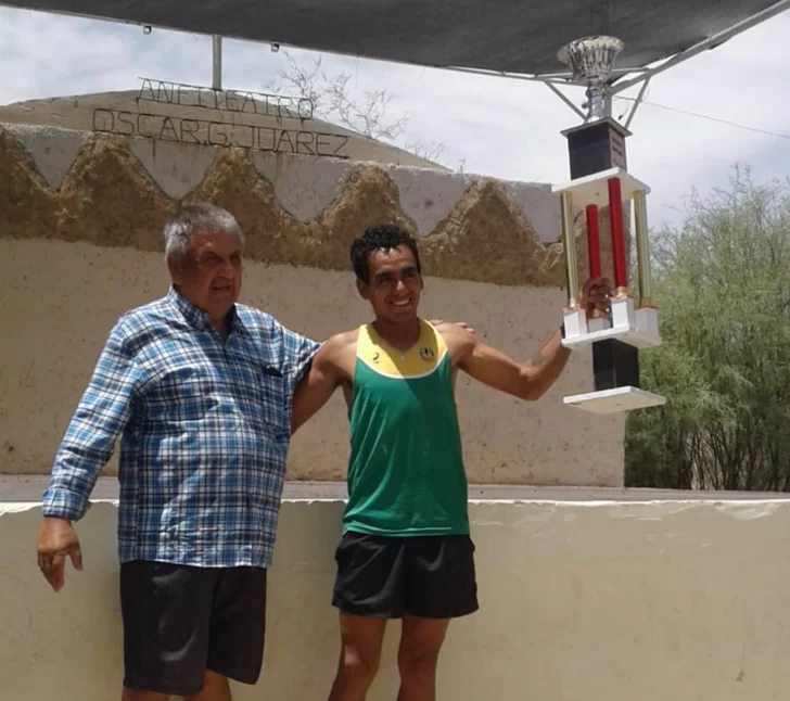 Muñoz, ganador del tradicional maratón navideño en Albardón Muñoz, ganador del tradicional maratón navideño en Albardón