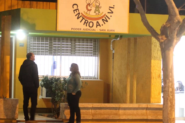 Lo castigan por mostrarle sus genitales a una vecinita menor de edad