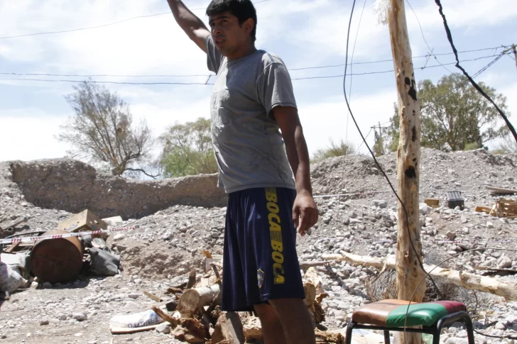 Vecino del joven que se electrocutó: “Quiso ayudar al hermano y le dio la corriente a él”