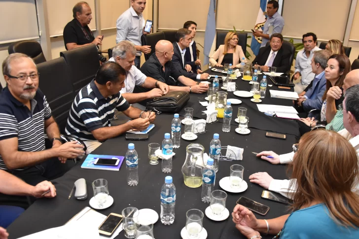 Gobierno tiró su primera oferta salarial y aseguró el piso del docente inicial