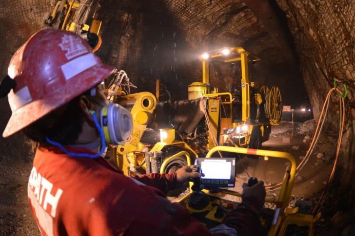 Viaje oficial a Canadá por inversión minera