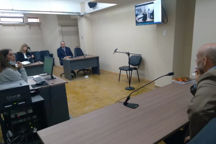 Declaran imprescriptibles los abusos a su hija y su hijastra y lo condenan a 23 años