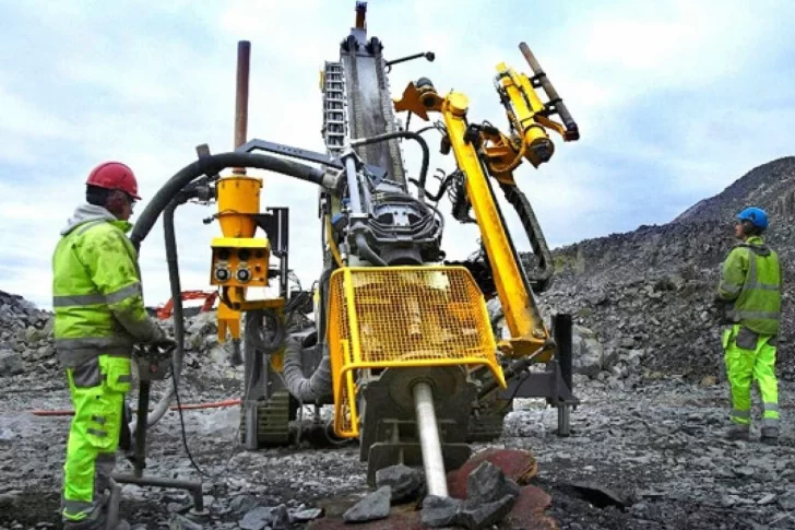 Presionan a exploradoras mineras para que toda la mano de obra sea local