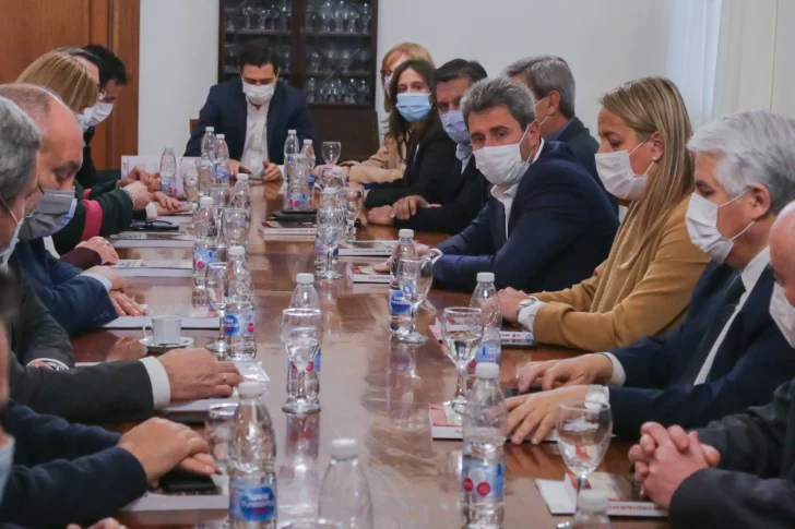 Uñac reúne a su equipo tras la semana más dura en Nación