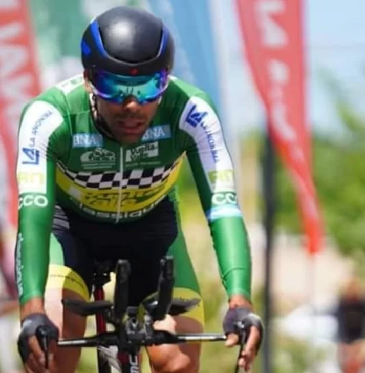 Rosas pegó en la crono y abrió una brecha