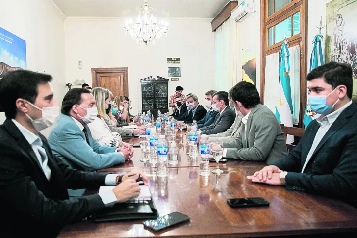 Uñac y su gabinete: balance de un año duro, pero que fue positivo