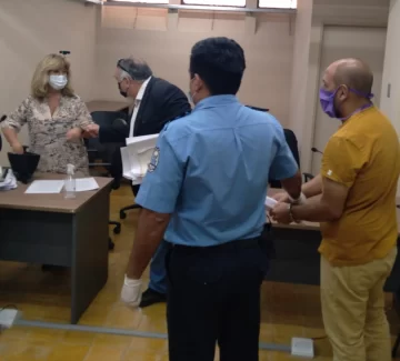 Acepta 8 años por abusar de la sobrina que adoptó