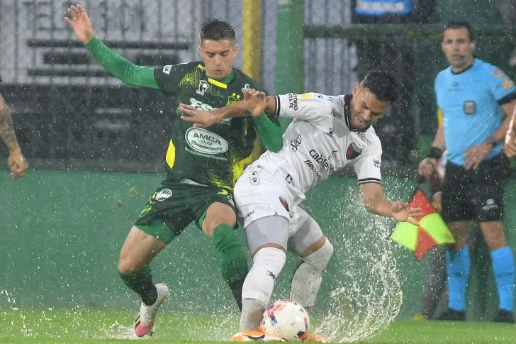 Emotivo empate entre Defensa y Colón