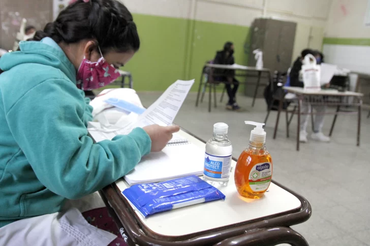 Apuntan a clases presenciales con grupos rotativos y con el sistema de aulas burbuja