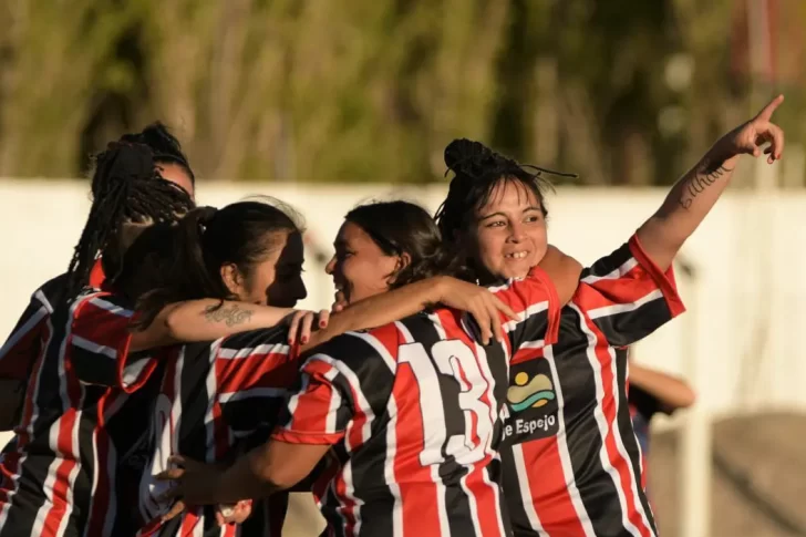 Cambios en semis y final con superclásico