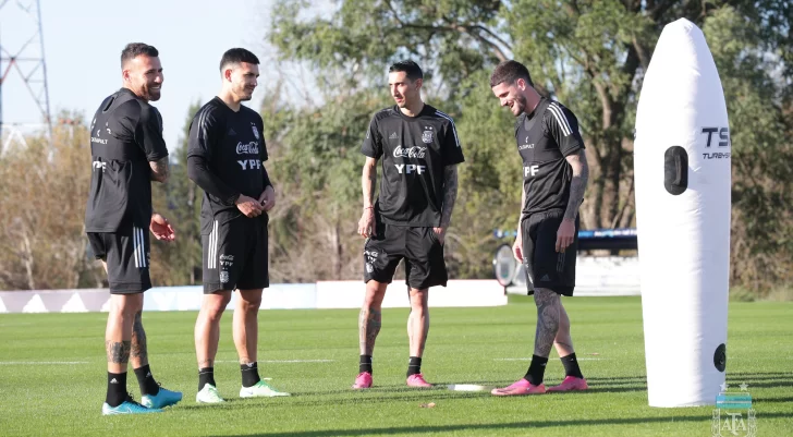 Argentina sigue sumando más nombres: llegó Foyth