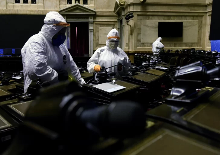 Dio positivo diputado que estuvo presente en una larga sesión Dio positivo diputado que estuvo presente en una larga sesión