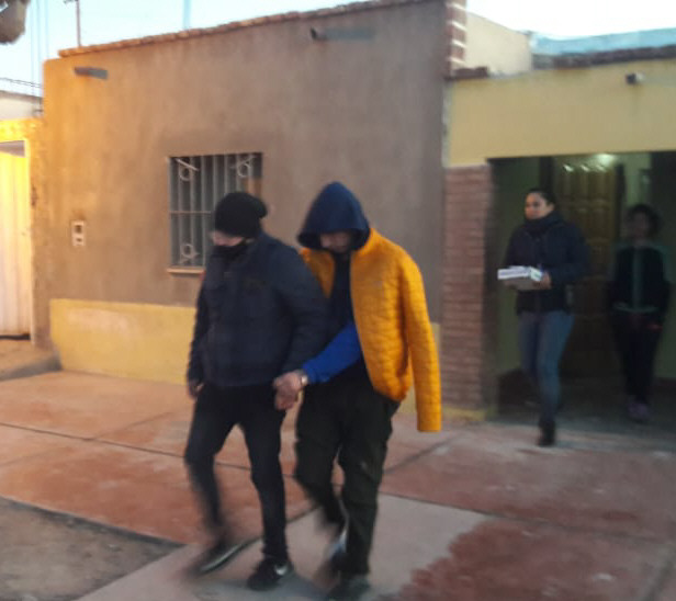 Con arma policial robaban los “San Juan servicios” Con arma policial robaban los “San Juan servicios”