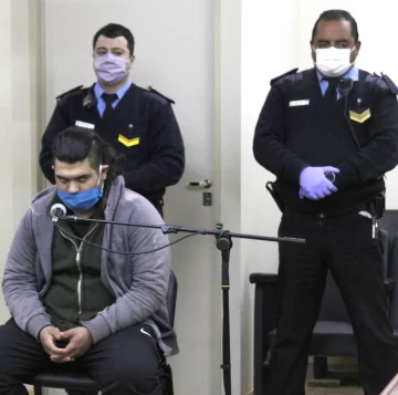 Acusatorio: 1er castigo por un crimen en un mes y 10 días al joven que mató a su padre Acusatorio: 1er castigo por un crimen en un mes y 10 días al joven que mató a su padre