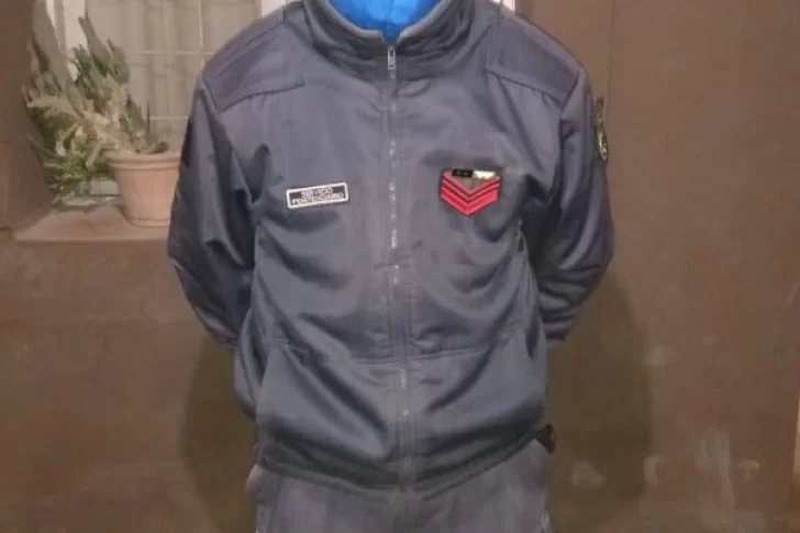 Detienen a un penitenciario que discutió con su pareja y la quemó con agua caliente